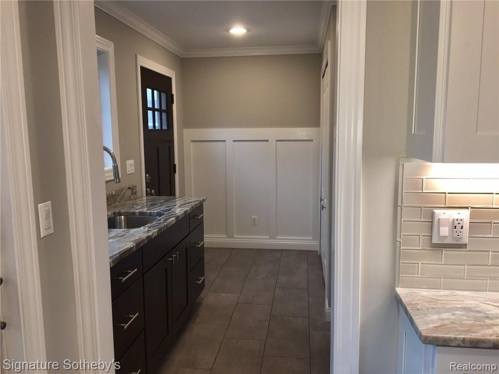 2123 Windemere Road Birmingham, MI 48009 - Photo 21 of 49 Mud Room off Kitchen....Also Butlers Panrty