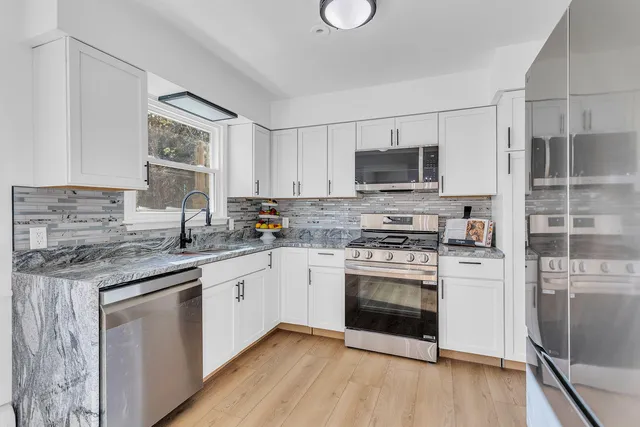 $329,900 | 1965 East Kimmel Road, Jackson, MI 49201