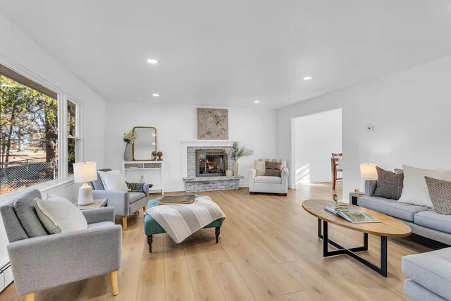 $329,900 | 1965 East Kimmel Road, Jackson, MI 49201