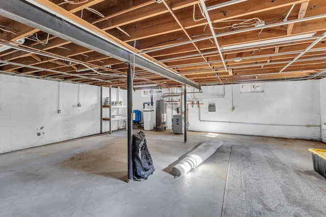 $329,900 | 1965 East Kimmel Road, Jackson, MI 49201