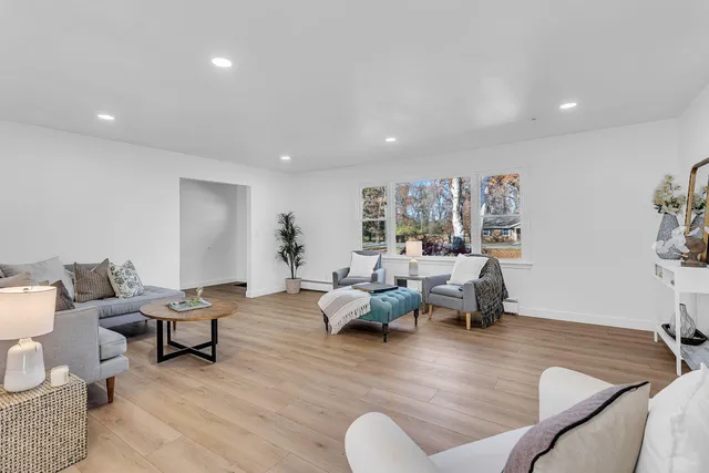 $329,900 | 1965 East Kimmel Road, Jackson, MI 49201