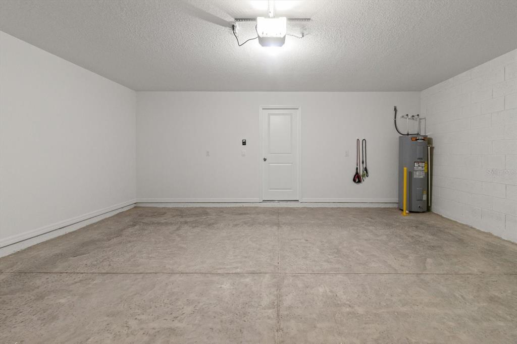 13691 Southwest 69th Terrace Ocala, FL 34473 - Photo 37 of 44 a view of a room with an empty space