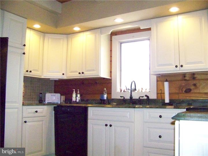 2602 Dark Hollow Road Jamison, PA 18929 - Photo 16 of 21 Kitchen