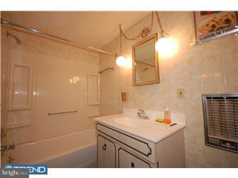 429 Hoover Road Ambler, PA 19002 - Photo 9 of 12 Bathroom