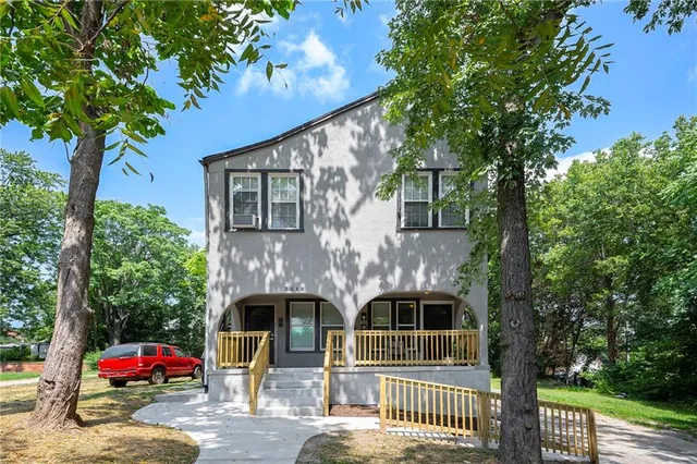 $335,000 | 3318 East 10th Street, Kansas City, MO 64127