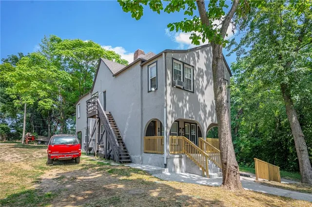 $335,000 | 3318 East 10th Street, Kansas City, MO 64127