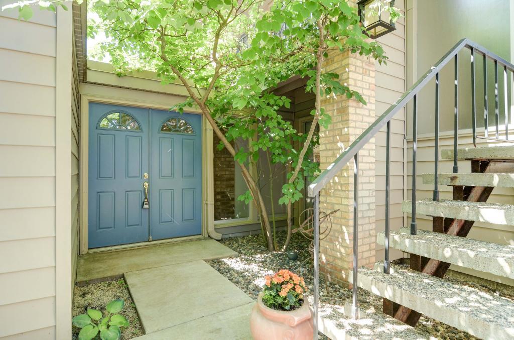 6320 Barrie Road, Unit 1C Edina, MN 55435 - Photo 1 of 1