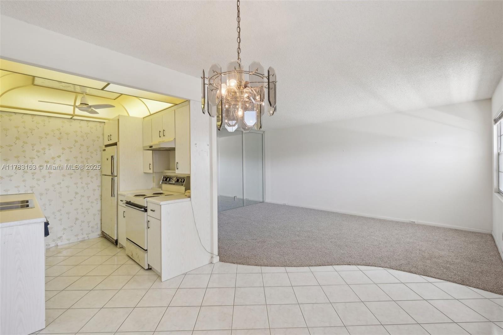 2052 Exeter C Boca Raton, FL 33434 - Photo 7 of 27