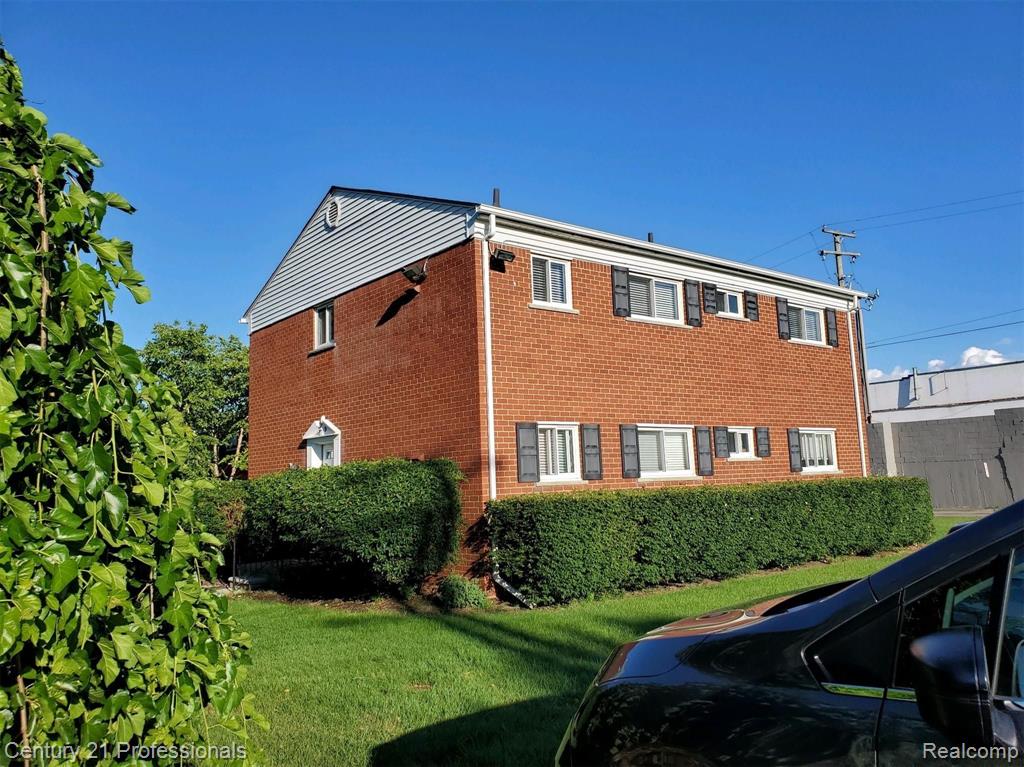1095 Tienken Court, Unit 46 Rochester Hills, MI 48306 - Photo 1 of 13
