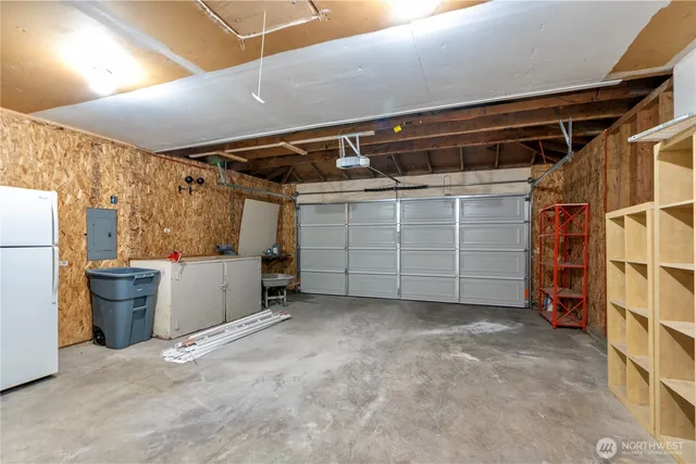 a view of a garage room