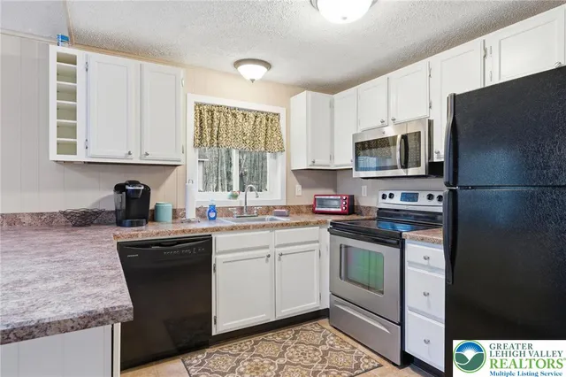 $449,900 | 130 Beech Lane, Pocono Lake, PA 18347