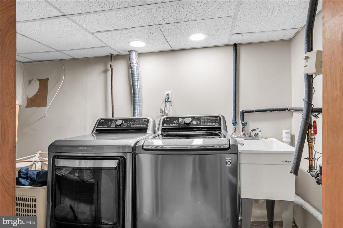 1903 Harwyn Road Wilmington, DE 19810 - Photo 31 of 43 Laundry room