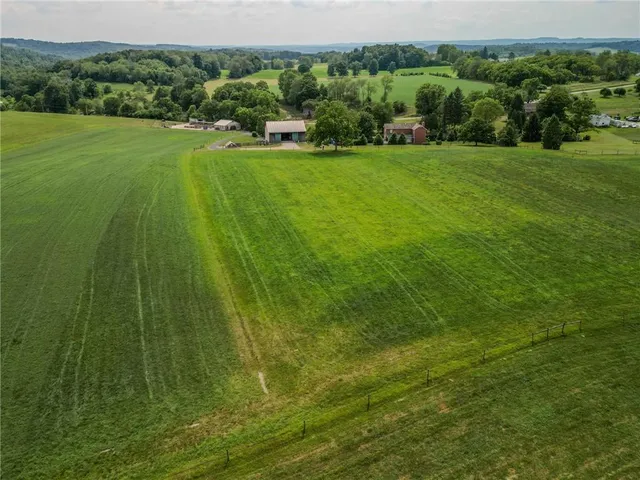 a view of an outdoor space