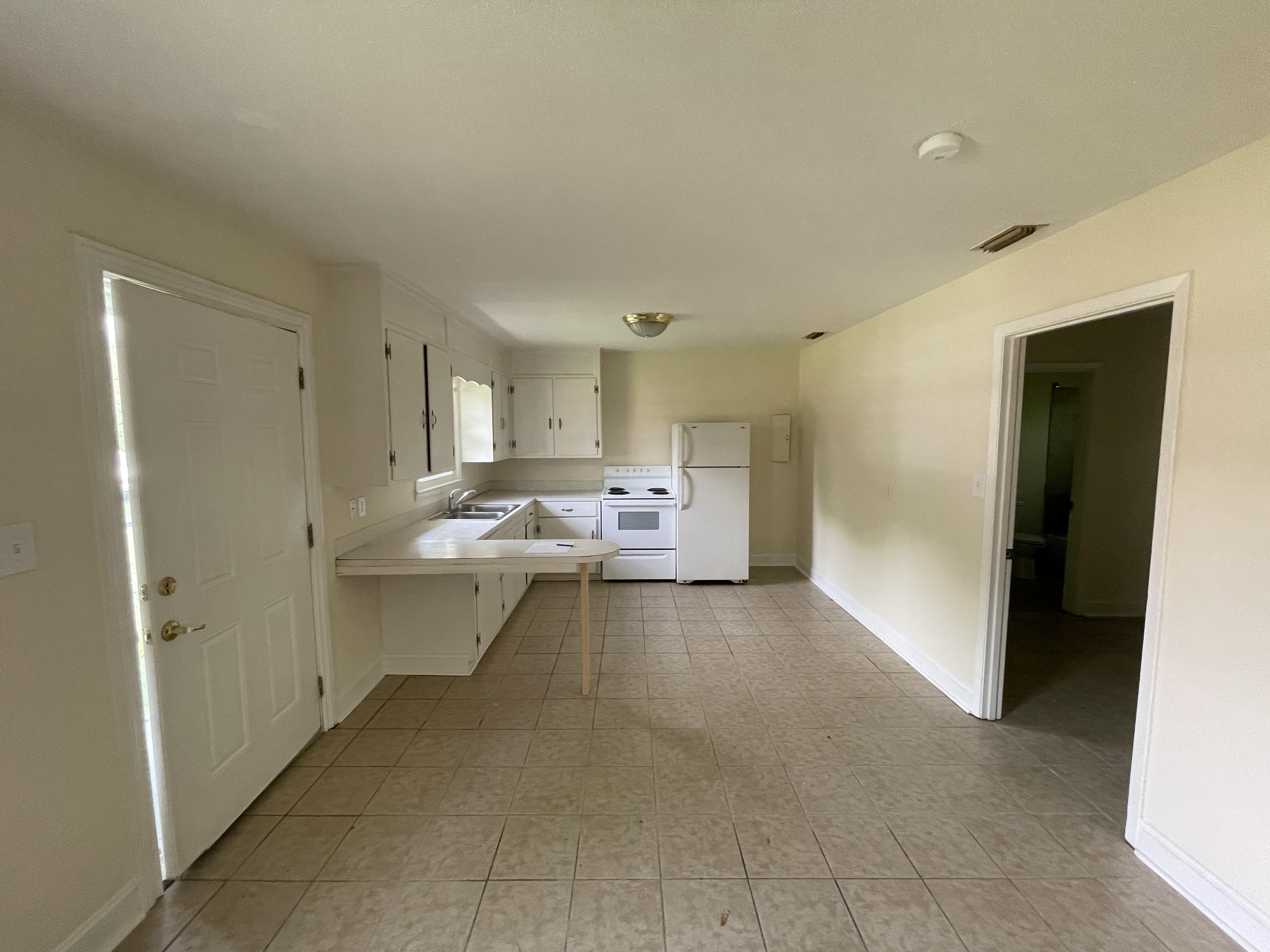2654 Old Lewis Road Johnson City, TN 37601 - Photo 5 of 18 image00005