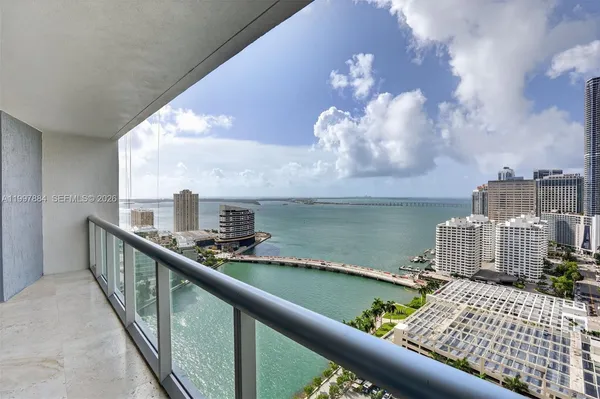 $4,500 | 495 Brickell Avenue, Unit 2807, Miami, FL 33131