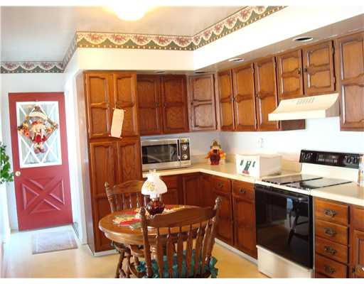 Cafeteria/Kitchen. 