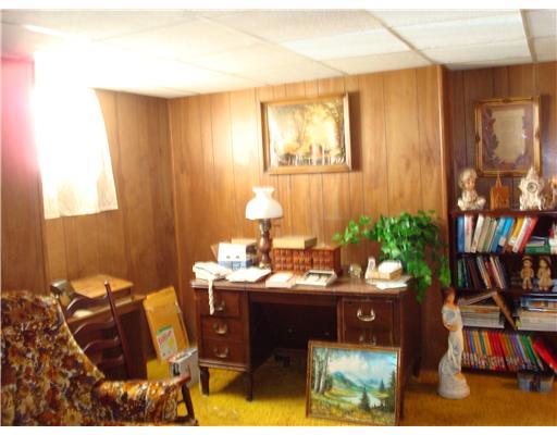 1170 Princeton Road Monroeville, PA 15146 - Photo 10 of 18 Den/Family/Great Room.