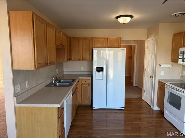 $2,750 | 733 Pecan Hill Drive, St. Charles, MO 63304