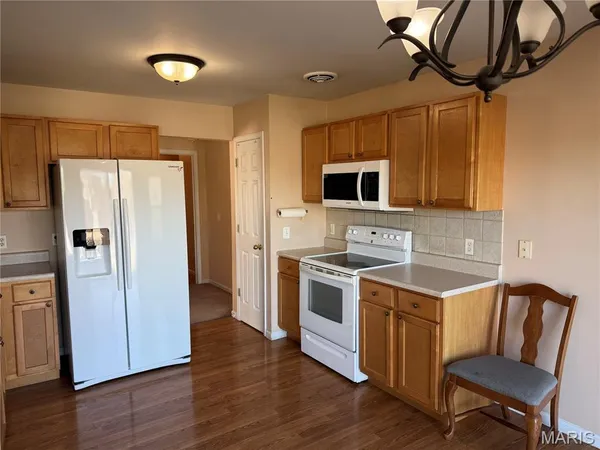$2,750 | 733 Pecan Hill Drive, St. Charles, MO 63304