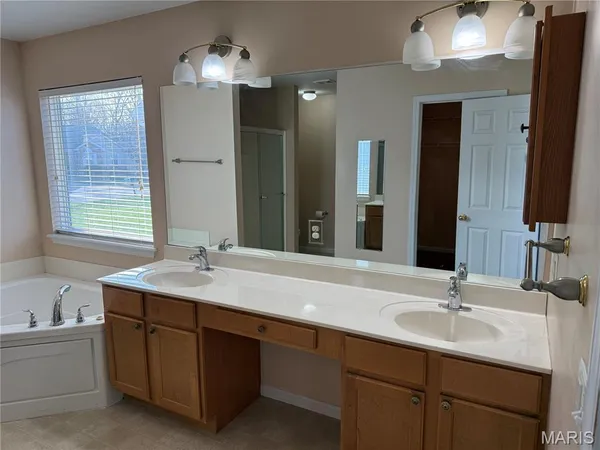 $2,750 | 733 Pecan Hill Drive, St. Charles, MO 63304