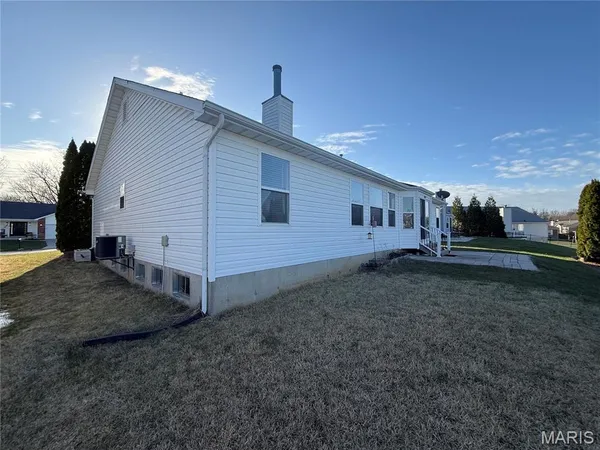 $2,750 | 733 Pecan Hill Drive, St. Charles, MO 63304