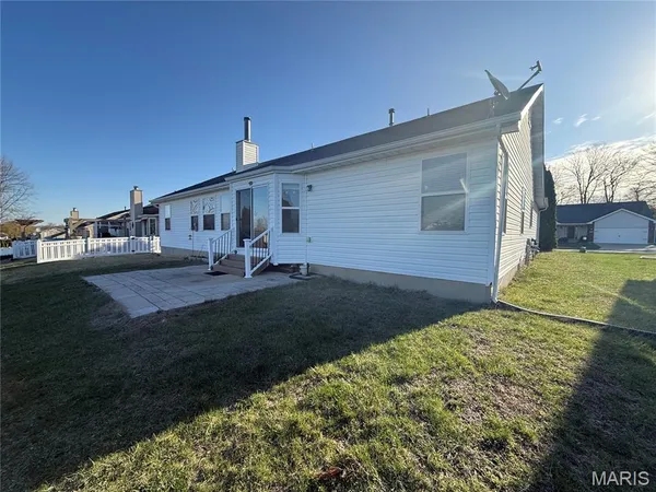 $2,750 | 733 Pecan Hill Drive, St. Charles, MO 63304