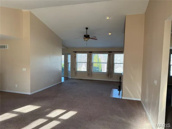 $2,750 | 733 Pecan Hill Drive, St. Charles, MO 63304