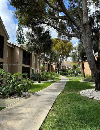 $1,900 | 15570 Southwest 105th Lane, Unit 1718, Miami, FL 33196