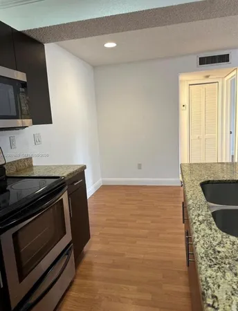 $1,900 | 15570 Southwest 105th Lane, Unit 1718, Miami, FL 33196