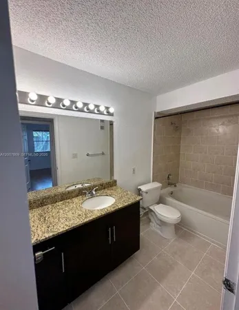 $1,900 | 15570 Southwest 105th Lane, Unit 1718, Miami, FL 33196