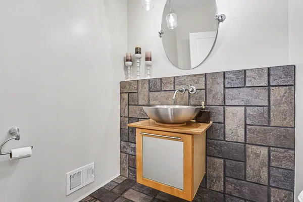 $659,900 | 7439 East AB Avenue, Richland, MI 49083