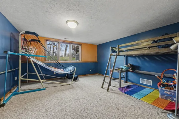 $300,000 | 4291 Oakridge Drive Northwest, Grand Rapids, MI 49534