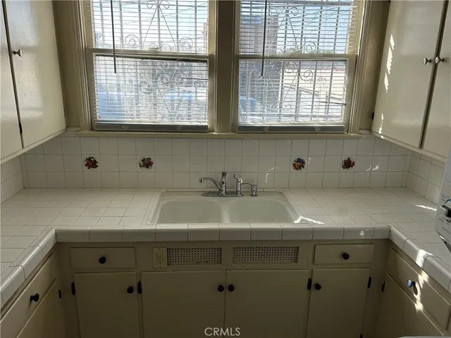 $2,395 | 1365 Masselin Avenue, Los Angeles, CA 90019