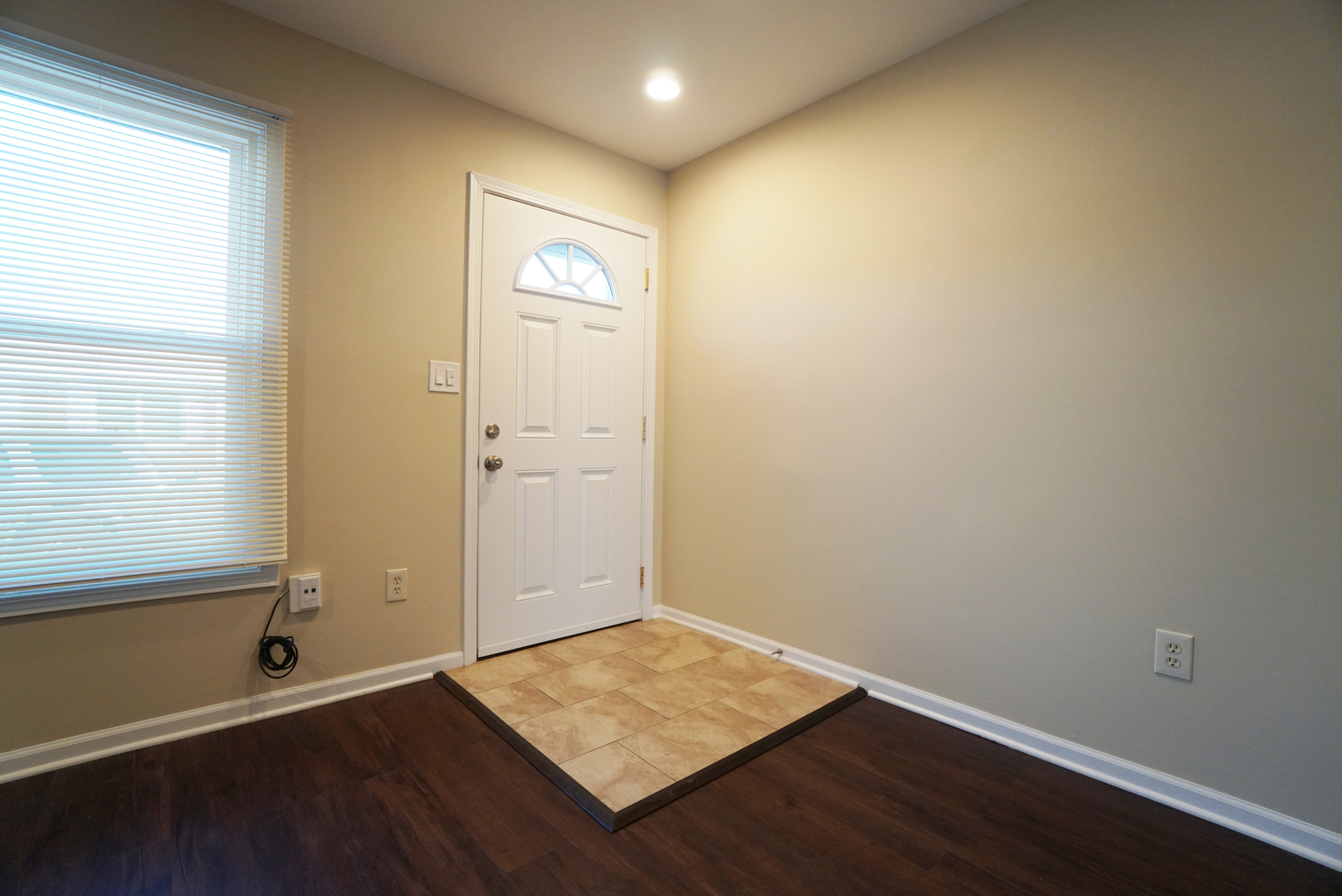 2908 30th Street Zion, IL 60099 - Photo 2 of 17