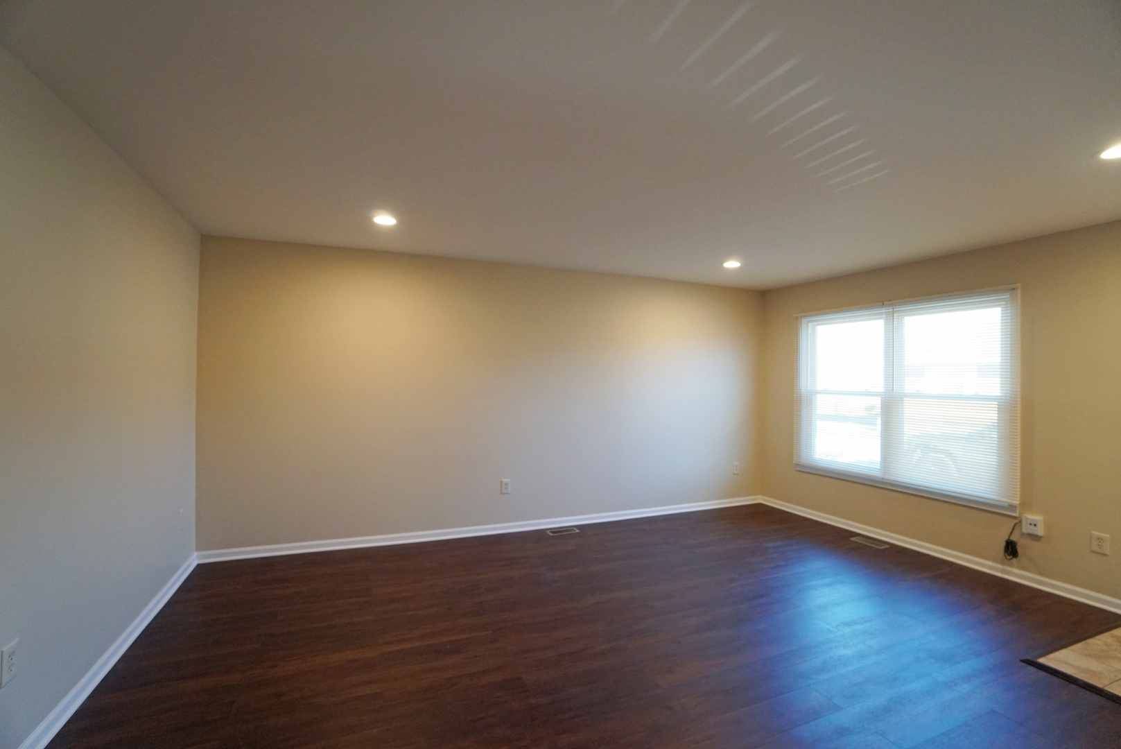 2908 30th Street Zion, IL 60099 - Photo 3 of 17