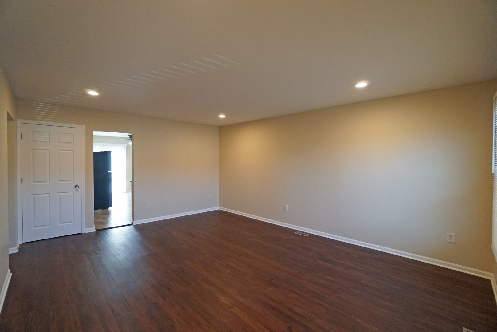 2908 30th Street Zion, IL 60099 - Photo 5 of 17