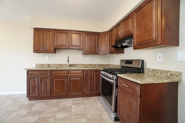 $287,500 | 2908 30th Street, Zion, IL 60099