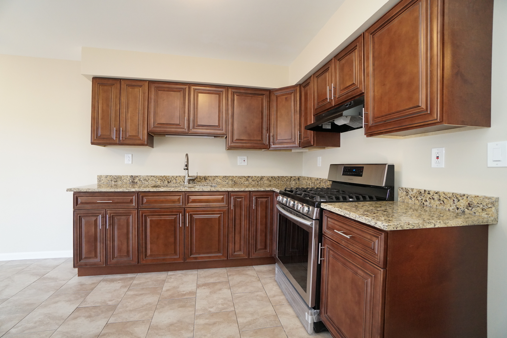 2908 30th Street Zion, IL 60099 - Photo 8 of 17