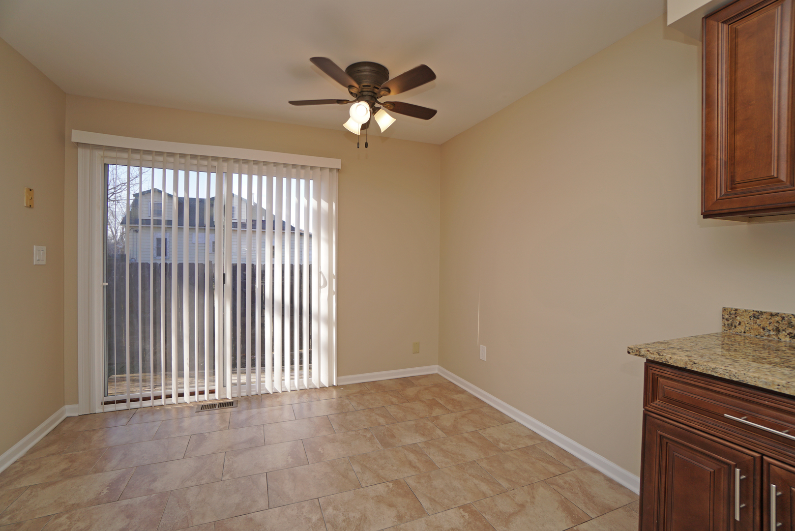 2908 30th Street Zion, IL 60099 - Photo 9 of 17