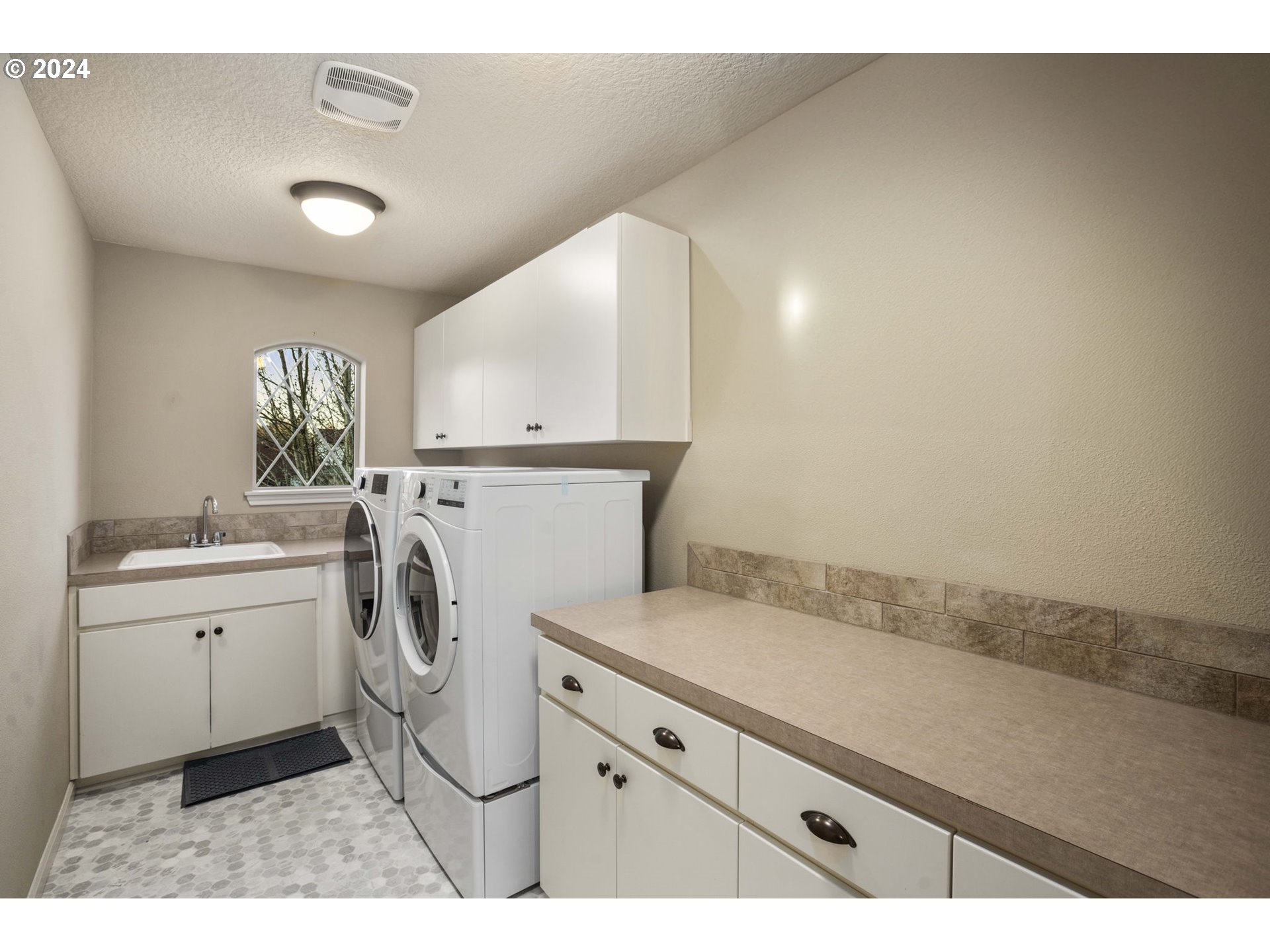 12036 Southwest Stringer Lane Portland, OR 97224 - Photo 36 of 46 Gallery Image 36