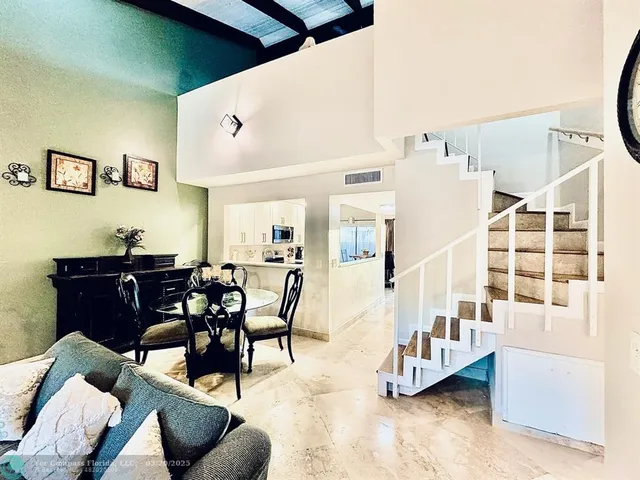 $3,300 | 2121 Southwest 82nd Avenue, Davie, FL 33324