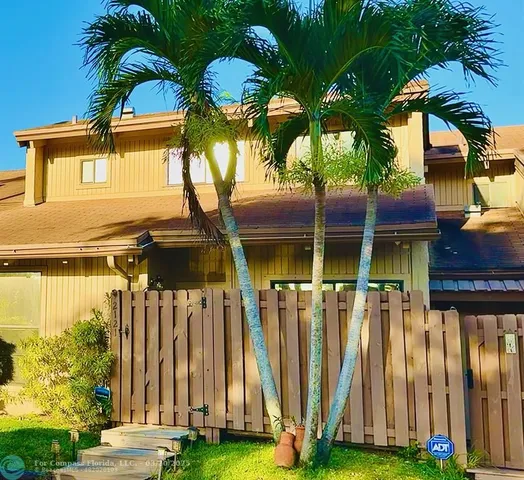 $3,300 | 2121 Southwest 82nd Avenue, Davie, FL 33324