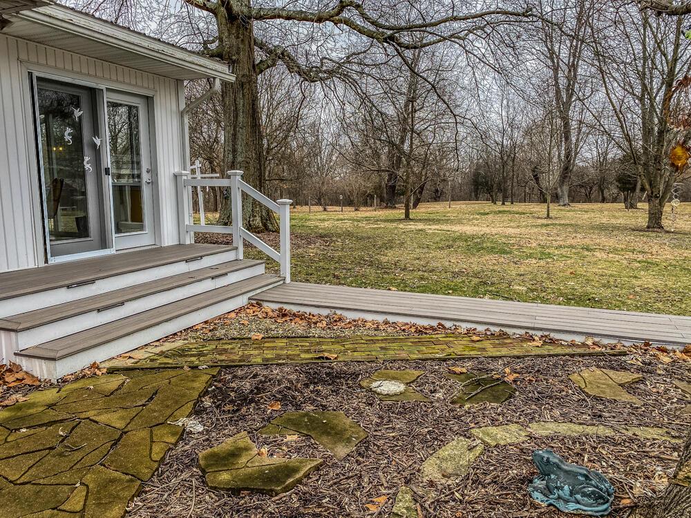 21891 Ringgold Southern Road Circleville, OH 43113 - Photo 41 of 50 Composite decking