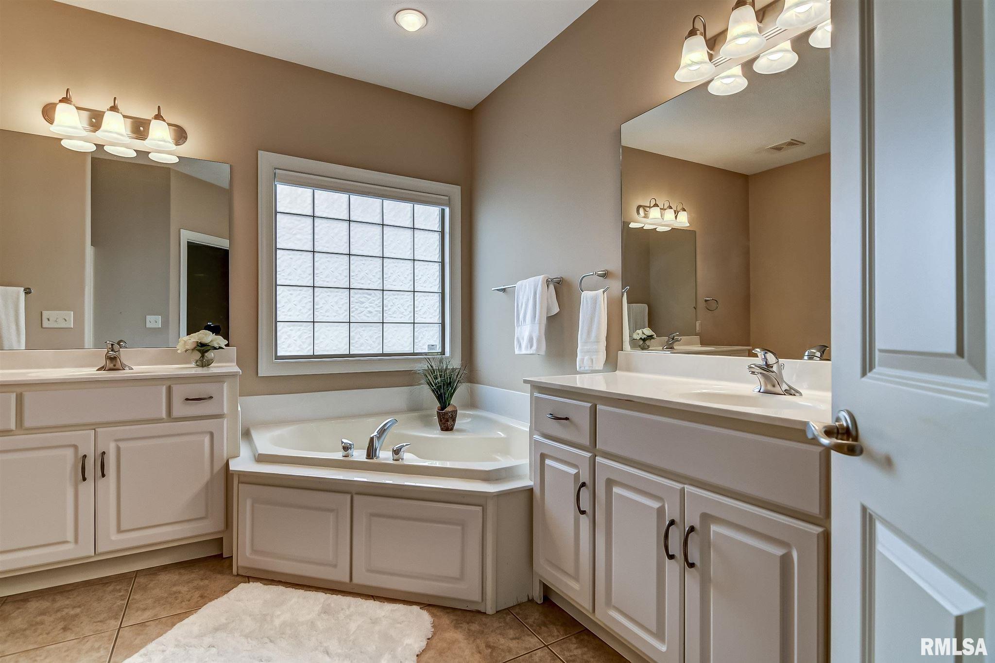 3109 Ironlake Circle Springfield, IL 62711 - Photo 14 of 33