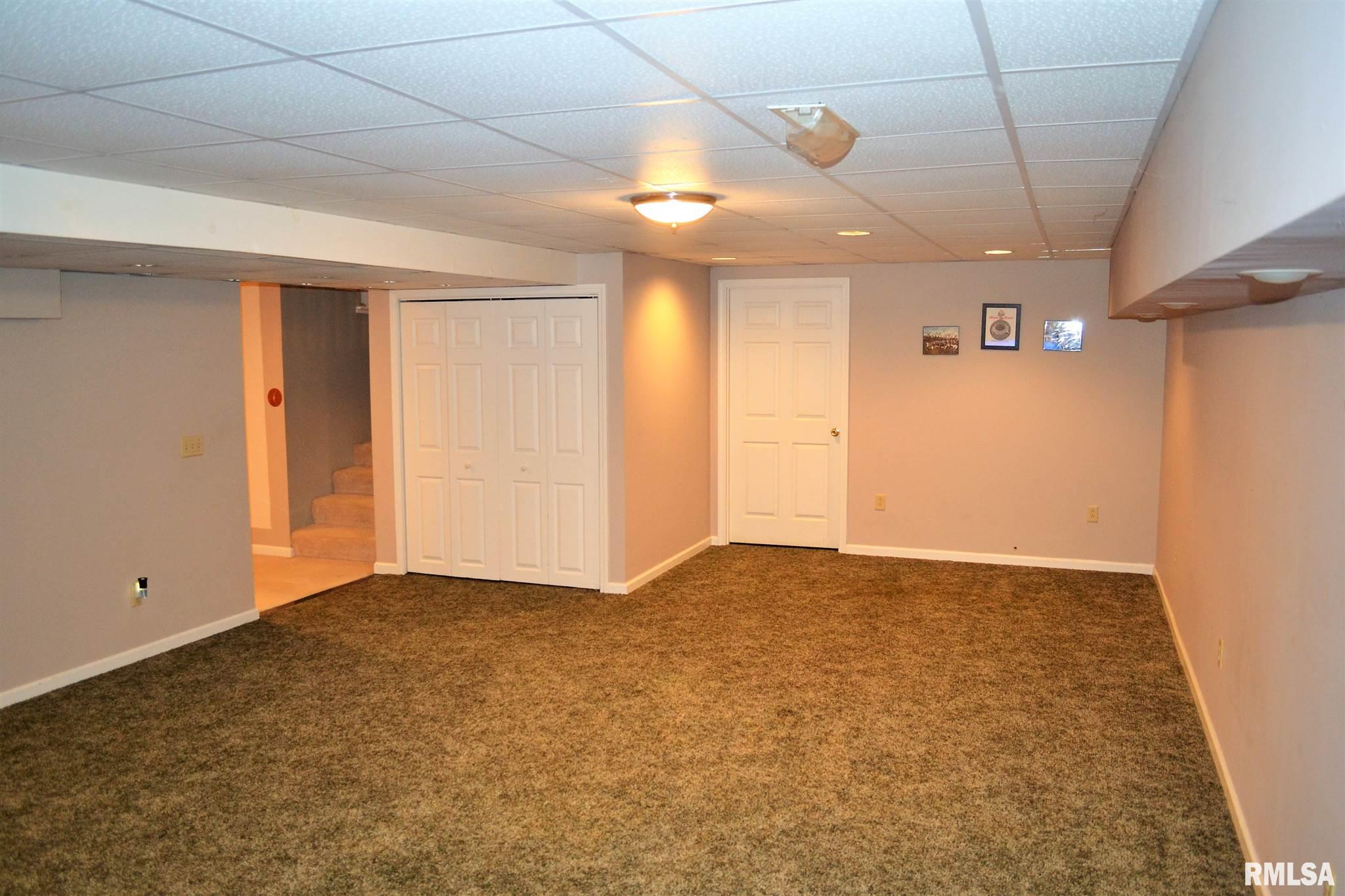 17 Drake Road Jacksonville, IL 62650 - Photo 34 of 38