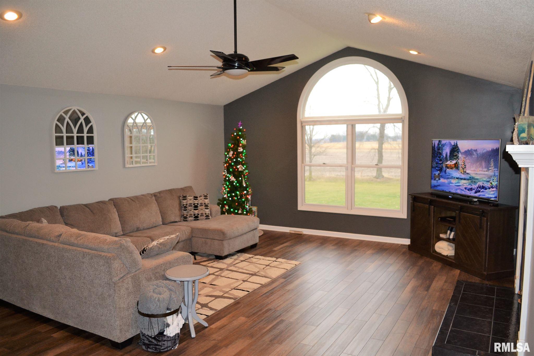 17 Drake Road Jacksonville, IL 62650 - Photo 5 of 38