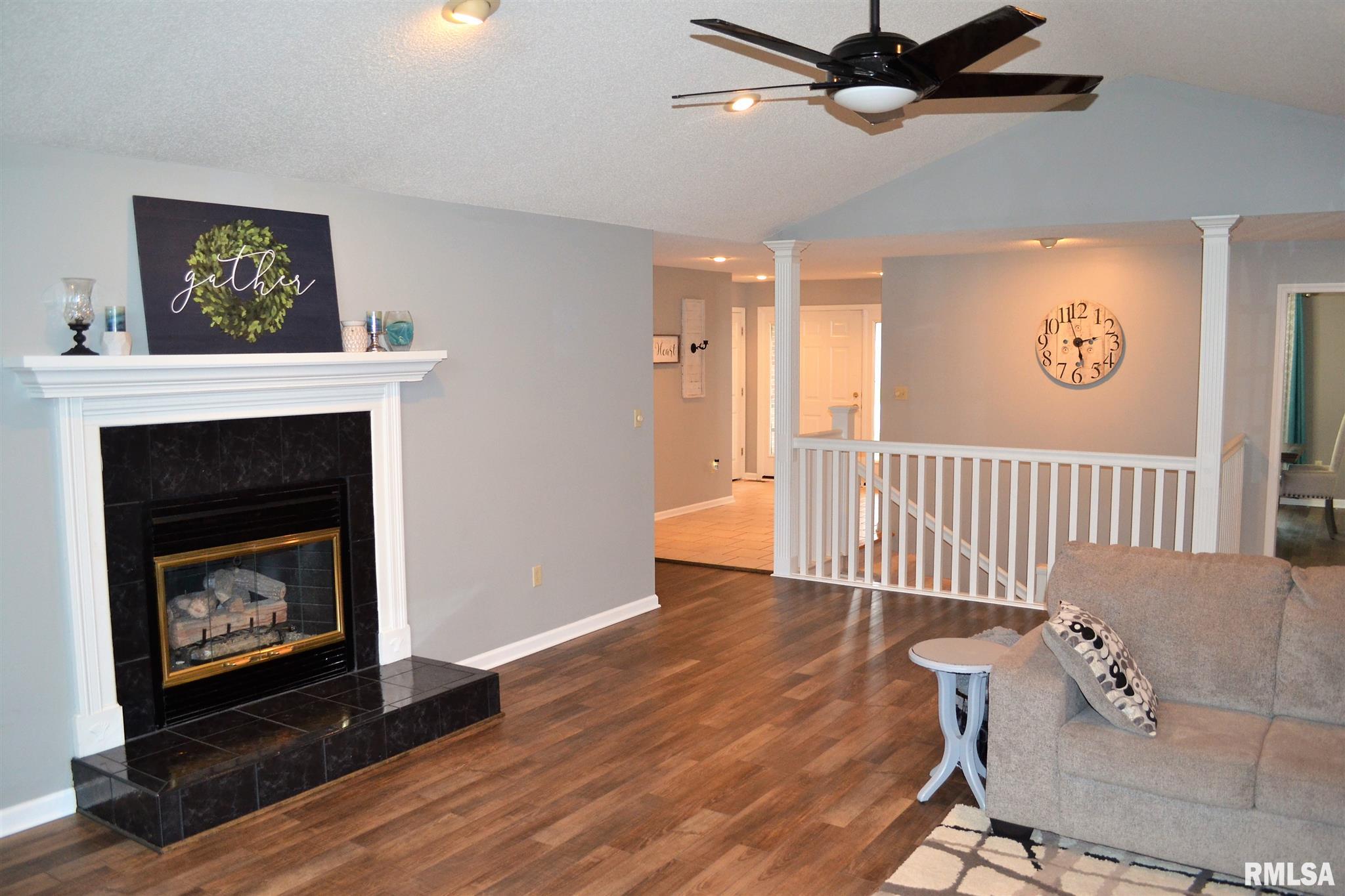 17 Drake Road Jacksonville, IL 62650 - Photo 8 of 38