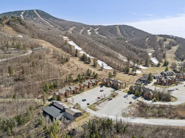 $550,000 | 57 Alpine Drive, Unit 203, Killington, VT 05751