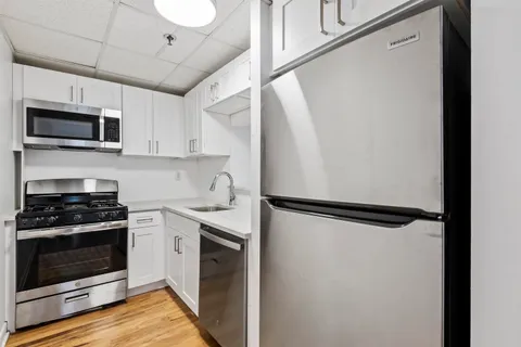 $325,000 | 227 Christopher Columbus Drive, Unit 332B, Jersey City, NJ 07302