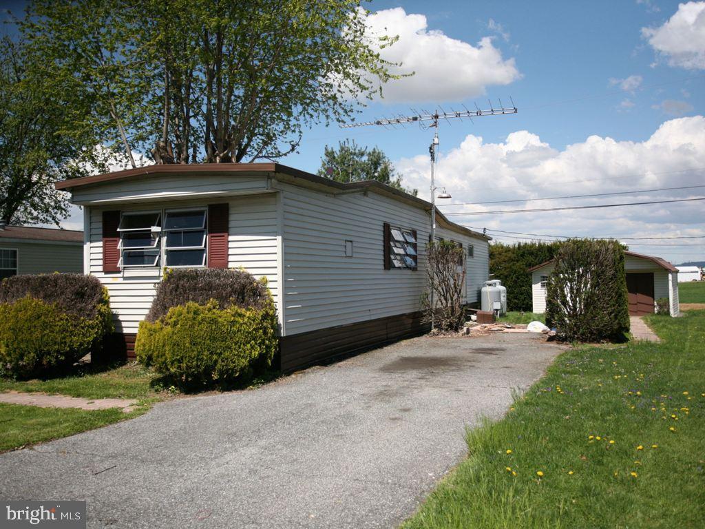 42 Lobin Road East Earl, PA 17519 - Photo 2 of 15 Gallery Image 2